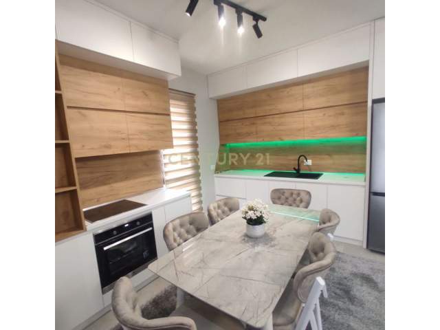 Tirane, jepet me qera apartament 2+1+BLK Kati 6, 98 m² 500 Euro (Medreseja Tiranes)