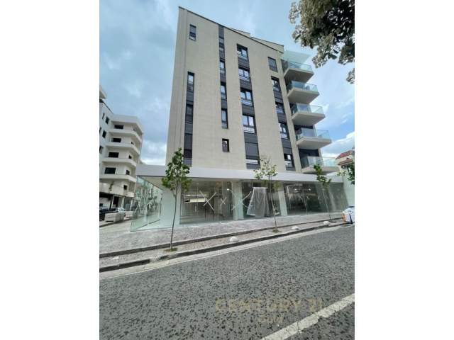 Tirane, Shitet ambient biznesi Kati 0, 21 m² 135.000 Euro (Myslym Shyri)