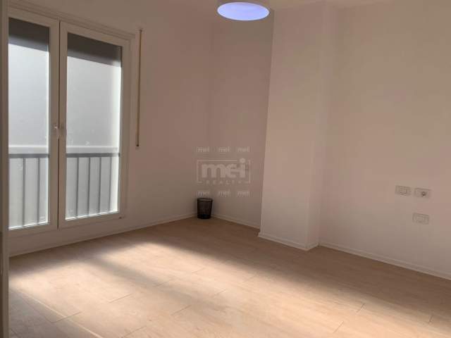 Tirane, jepet me qera zyre Kati 4, 103 m² 400 Euro (Ali Demi)