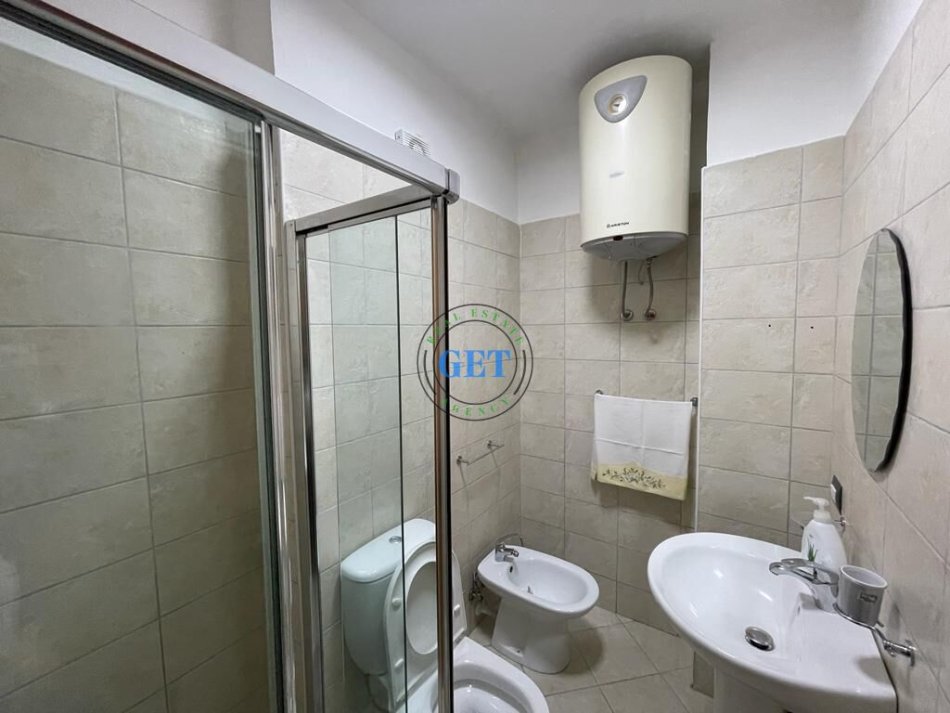 Durres, jepet me qera apartament 2+1+Ballkon Kati 6, 120 m² 650 € (Vollga,Durres)