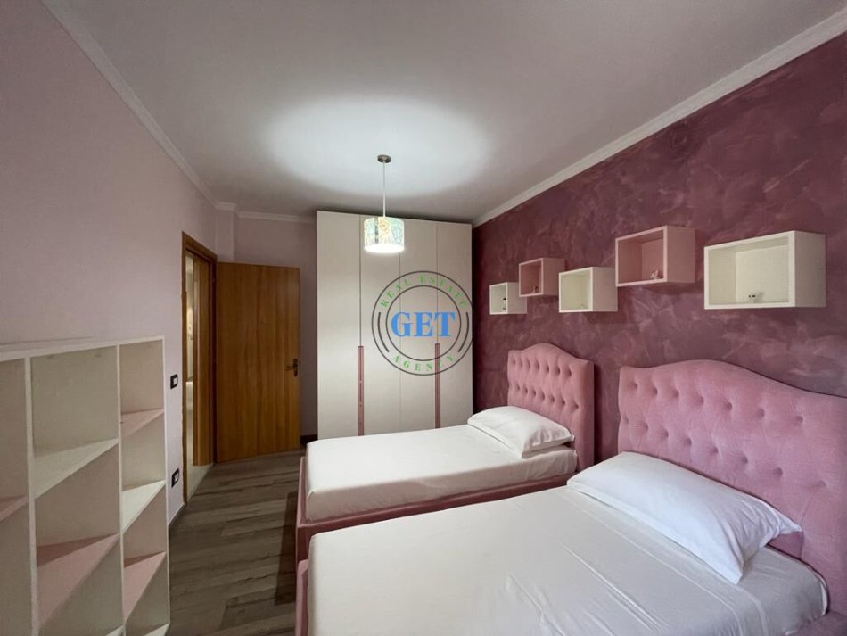 Durres, jepet me qera apartament 2+1+Ballkon Kati 6, 120 m² 650 € (Vollga,Durres)