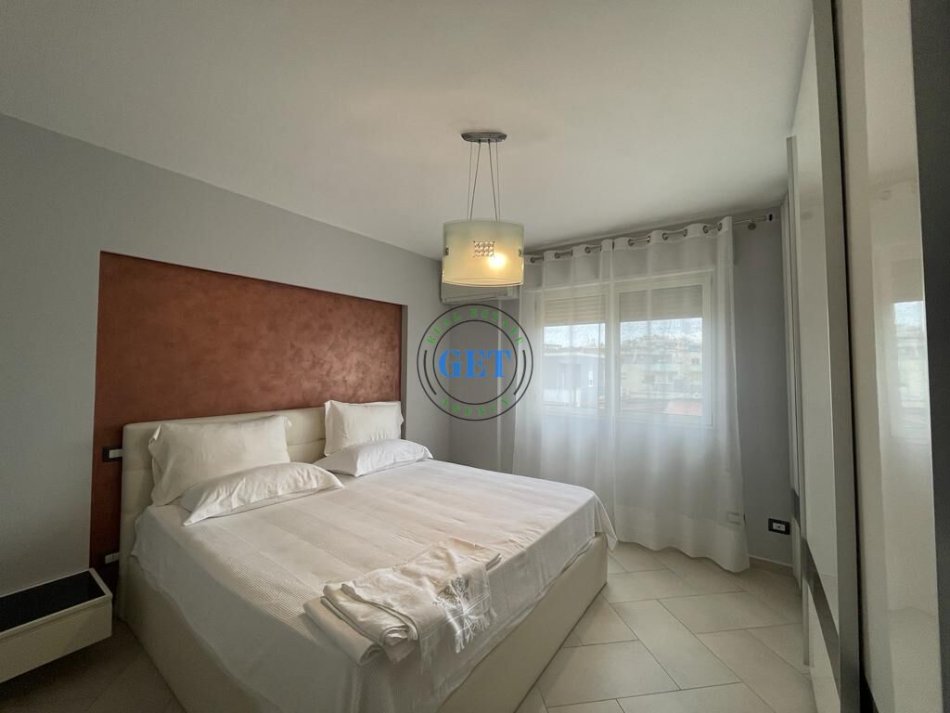 Durres, jepet me qera apartament 2+1 Kati 6, 120 m² 650 € (Vollga)
