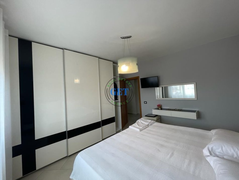 Durres, jepet me qera apartament 2+1 Kati 6, 120 m² 650 € (Vollga)