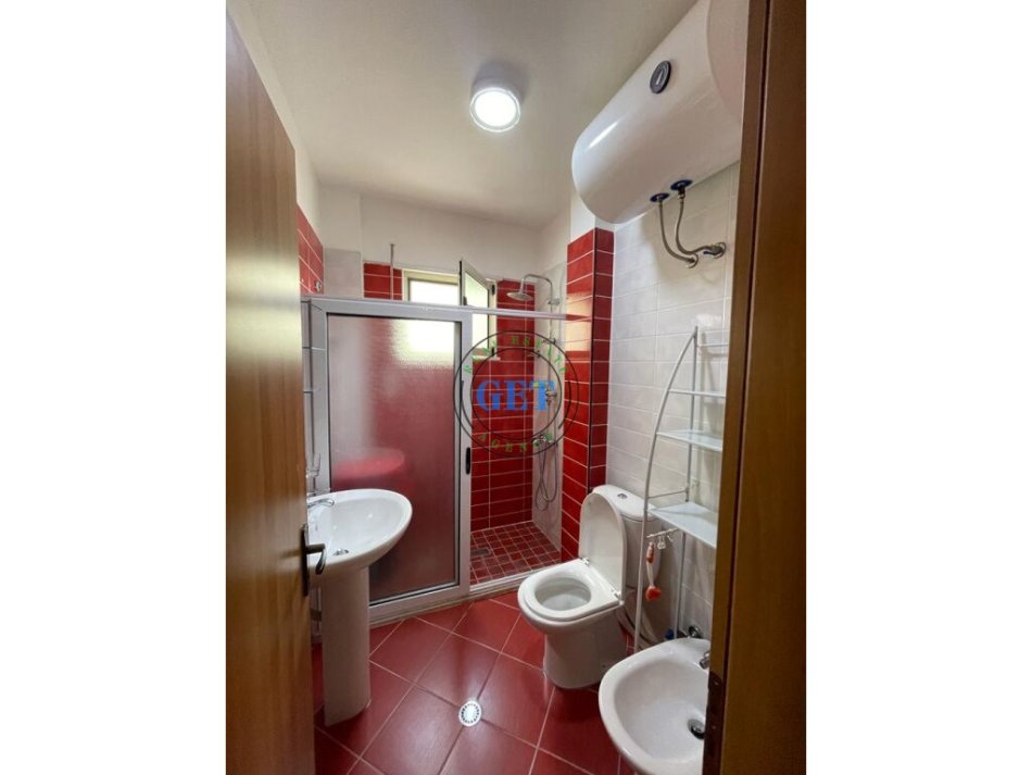 Durres, jepet me qera apartament 2+1 Kati 6, 120 m² 650 € (Vollga)