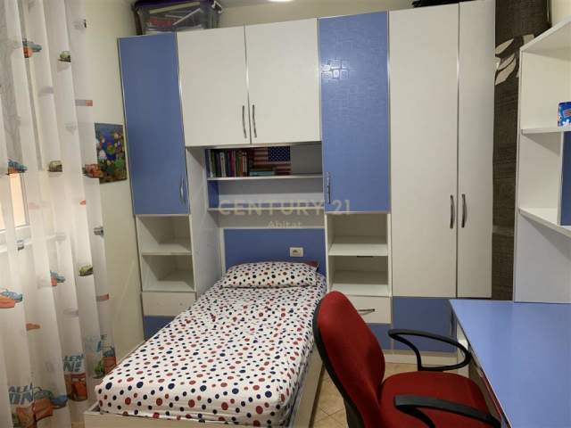Tirane, shes apartament 2+1+BLK Kati 3, 90 m² 155.000 Euro (Prane maternitetit te ri)