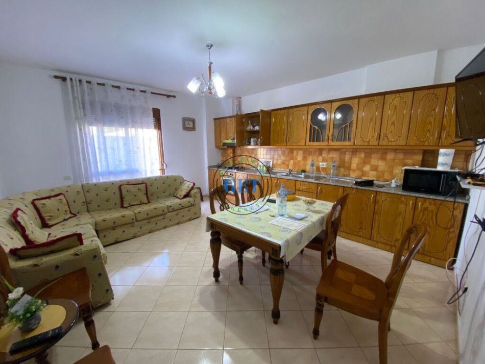 Durres, shitet apartament 2+1+Ballkon , 117 m² 111.000 € (Plazh Hekurulla)