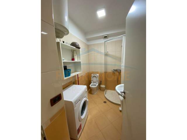 Tirane, jepet me qera apartament 2+1+BLK Kati 13, 80 m² 640 Euro (Ish-Ekspozita)