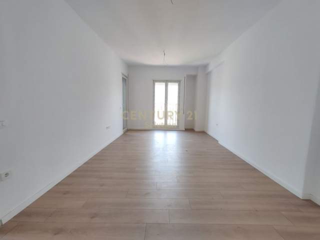 Tirane, shitet apartament 2+1 Kati 7, 214 m² 147.000 Euro (Rruga e Dibres)