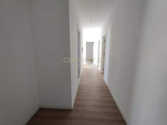 Tirane, shitet apartament 2+1 Kati 7, 214 m² 147.000 Euro (Rruga e Dibres)