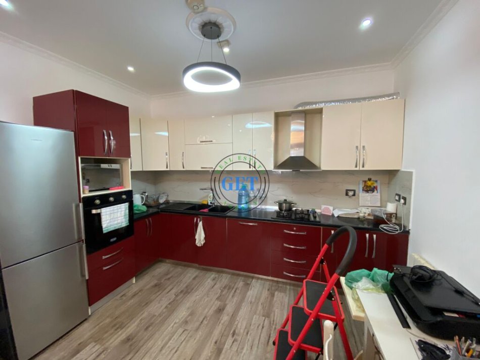 Durres, shitet shtepi 3+1 , 295 m² 220.000 € (UKD)