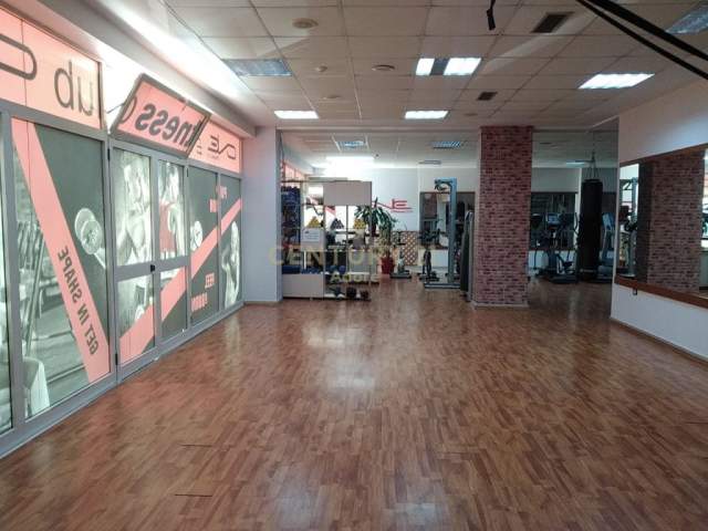 Tirane, jap me qera zyre Kati 0, 270 m² 1.900 Euro (petro korcari)