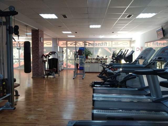 Tirane, jap me qera zyre Kati 0, 270 m² 1.900 Euro (petro korcari)
