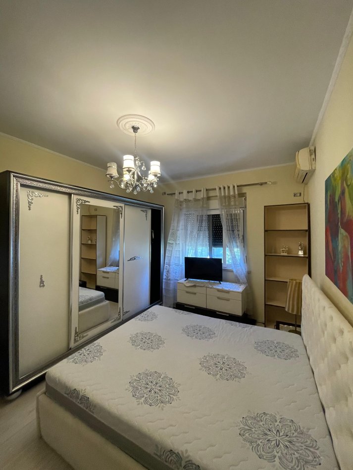 Durres, jepet me qera apartament 2+1+Ballkon Kati 2, 450 €