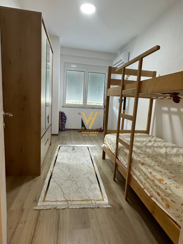 Tirane, jepet me qera apartament 2+1+Ballkon Kati 2, 106 m² 650 € (LIQENI I THATE)