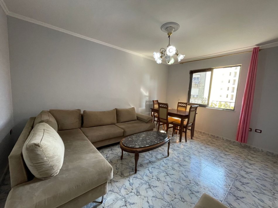 Tirane, jepet me qera apartament 2+1 Kati 3, 75 m² 450 € (Xhamia Xhura)