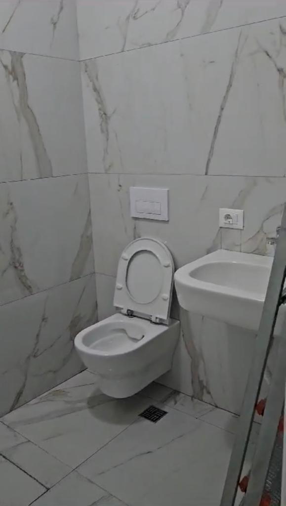 Tirane, jepet me qera apartament 2+1+BLK Kati 4, 90 m² 500 Euro (Rezidenca 3D)