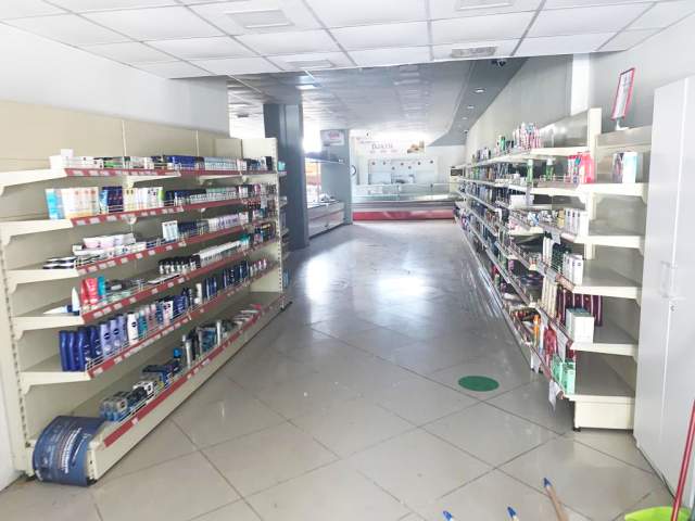 Elbasan, jepet me qera ambjent biznesi 160 m² 70.000 Leke