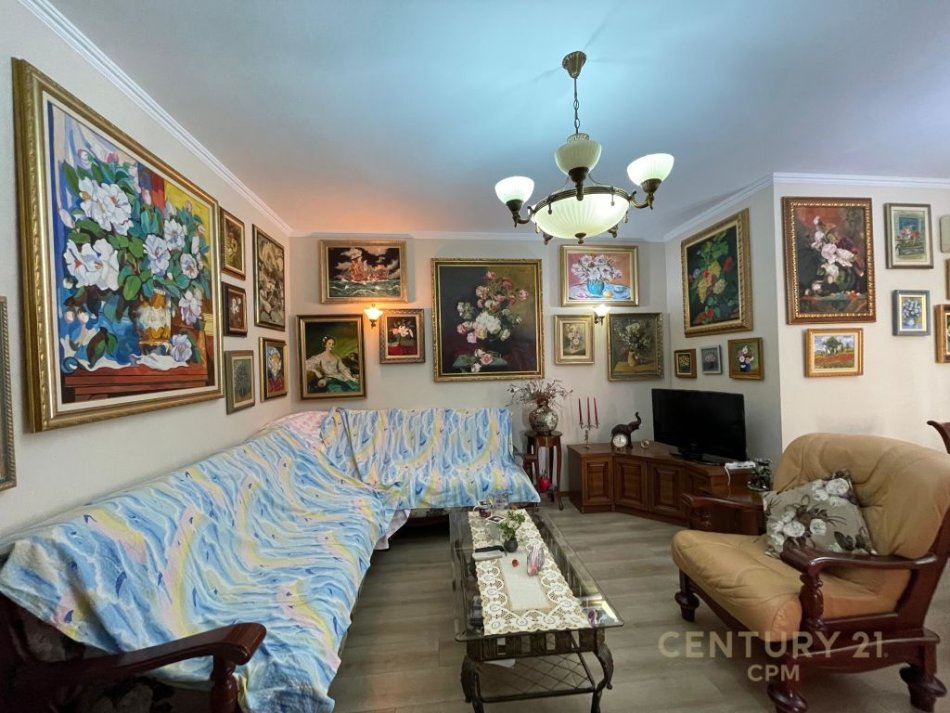 Tirane, shitet apartament 2+1 Kati 5, 107 m² 190.000 € (tek 21 dhjetori, pallat i ri)