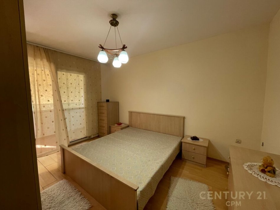 Tirane, shitet apartament 2+1+Ballkon Kati 3, 120.000 € (prane Fushes se Ali Demit)
