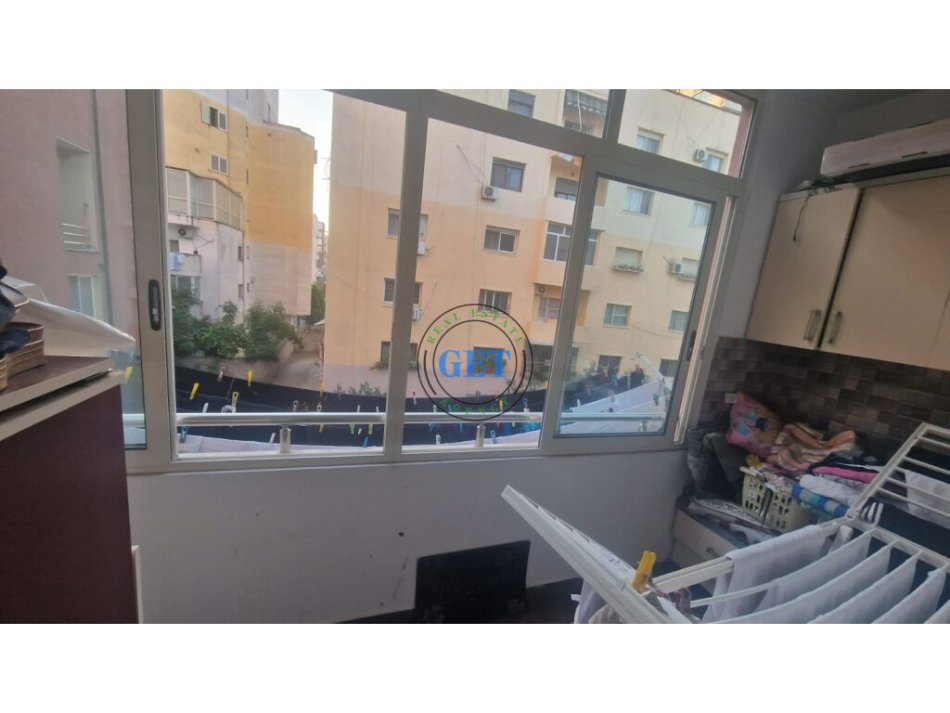Durres, shitet apartament 2+1 Kati 4, 95m² 130.000 € (Drejtoria e Policise)