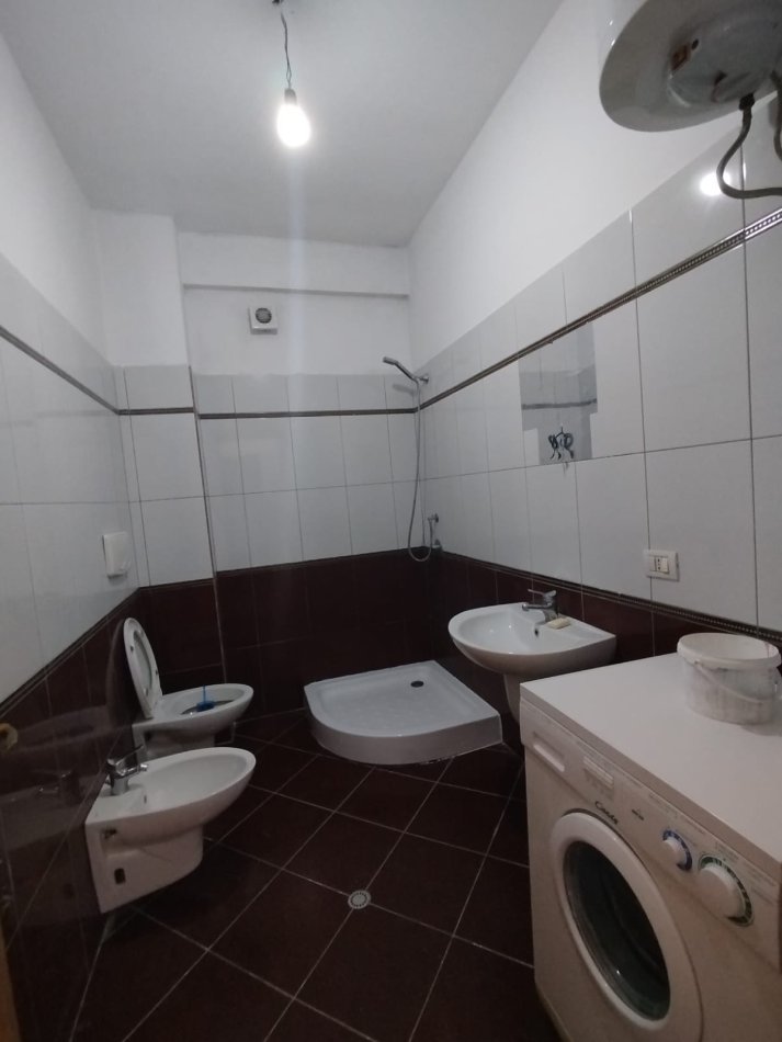 Durres, jepet me qera apartament 1+1+Ballkon Kati 7, 78 m² 250 € (Aleksander Goga)