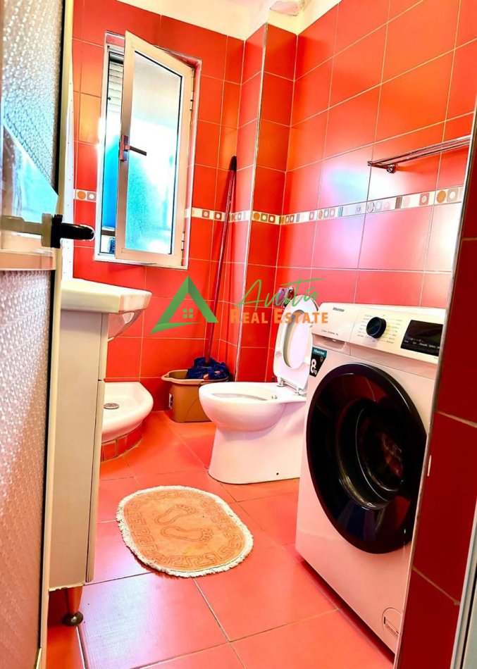 Tirane, jepet me qera apartament 1+1 Kati 4, 55 m² 430 € (Rruga Ferit Xhajko)