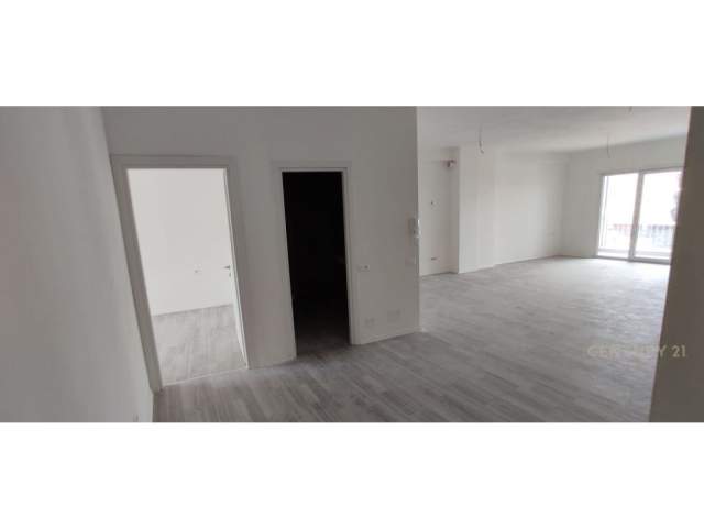 Tirane, shitet apartament 1+1 Kati 4, 84 m² 114000 Euro (Selvia)