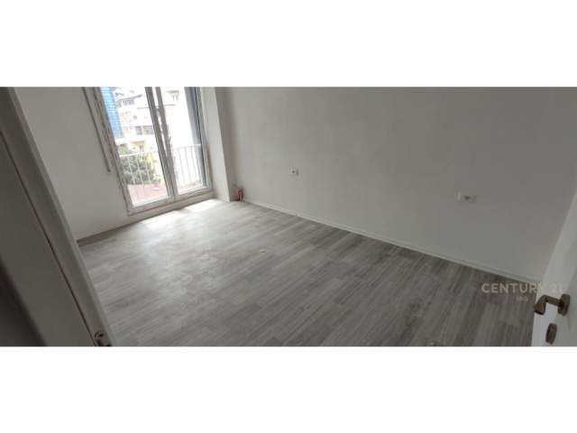 Tirane, shitet apartament 1+1 Kati 4, 84 m² 114000 Euro (Selvia)