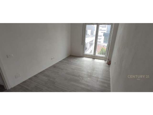 Tirane, shitet apartament 1+1 Kati 4, 84 m² 110.000 Euro (Selvia)