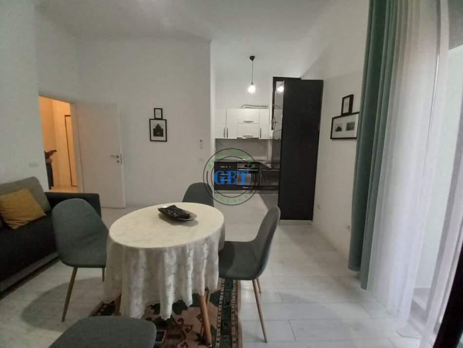 Durres, jepet me qera apartament 1+1 Kati 2, 66 m² 400 € (Qendra Tregtare Blue Star)