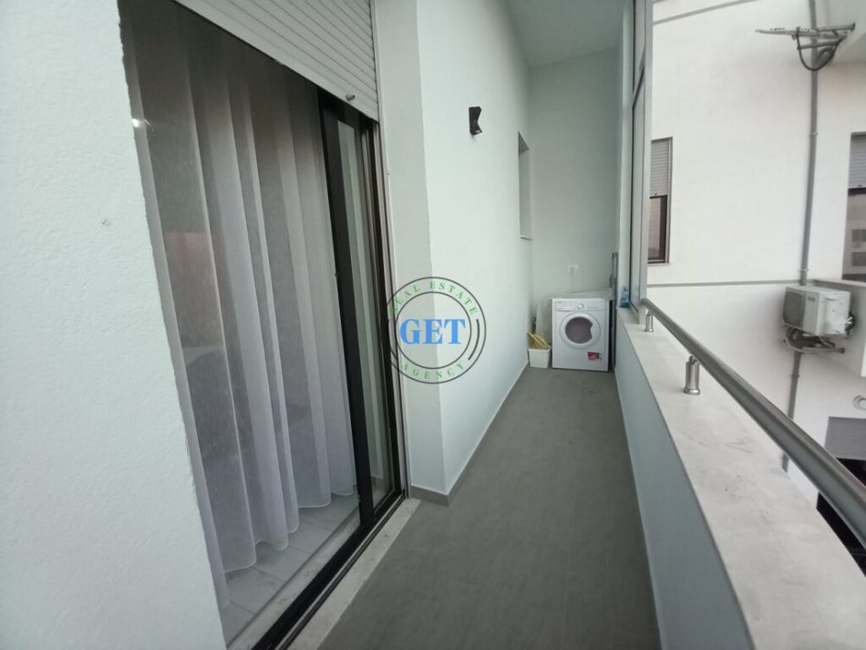 Durres, jepet me qera apartament 1+1 Kati 2, 66 m² 400 € (Qendra Tregtare Blue Star)