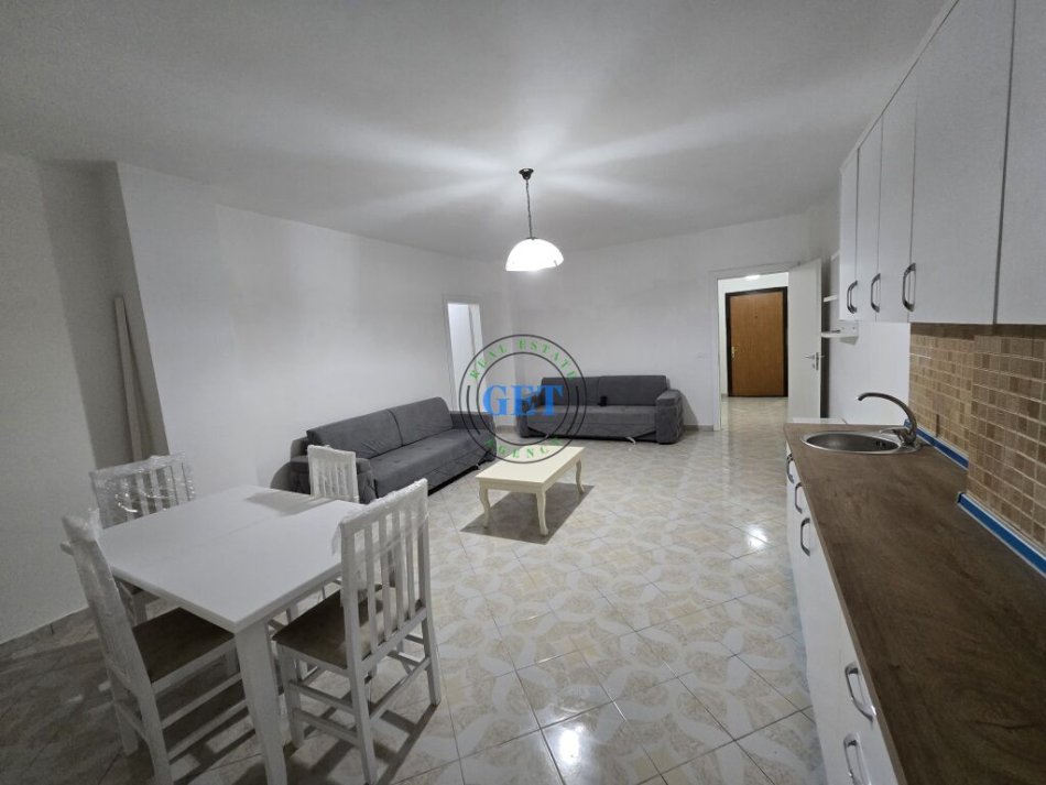 Durres, shitet apartament 2+1+Ballkon , 92 m² 110.000 € (Plazh Hekurudha)