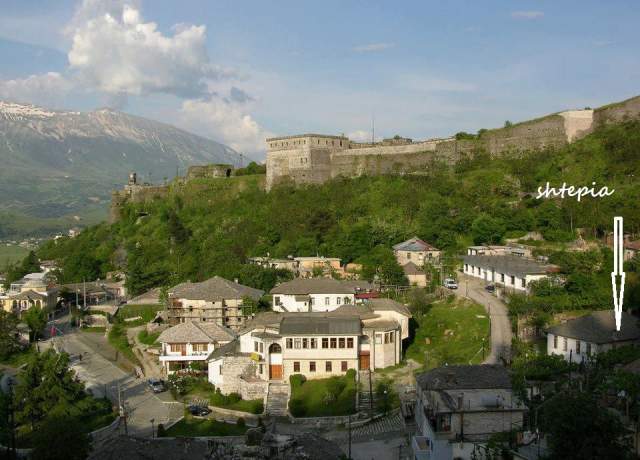 Gjirokaster, shitet shtepi 2 Katshe, 160.000 Euro, rruga Astrit Karagjozi