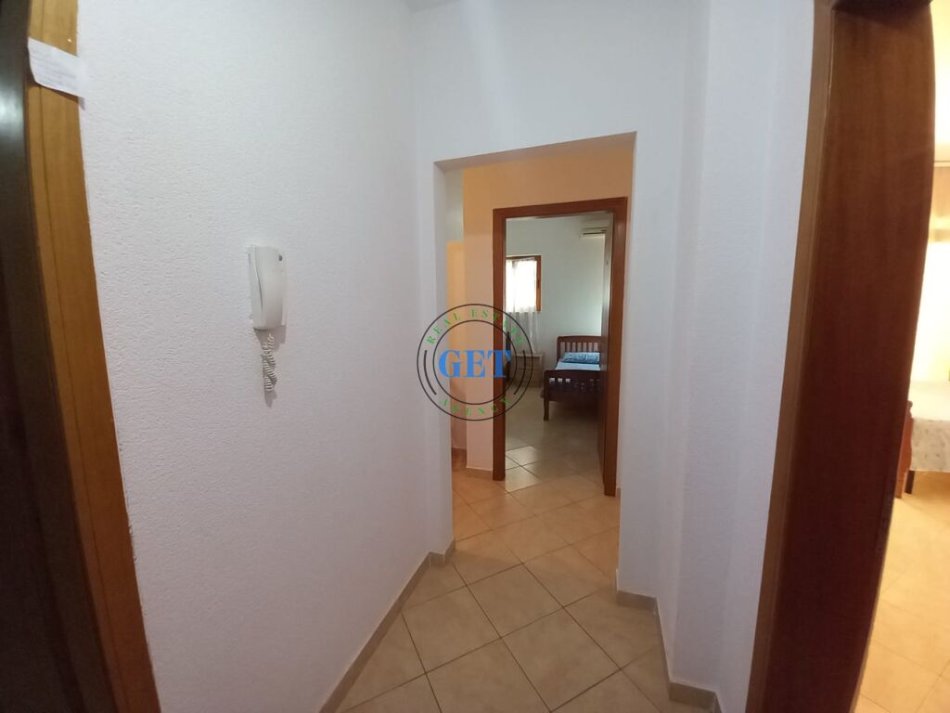 Durres, jepet me qera apartament 1+1 Kati 1, 80 m² 300 € (Plazh Iliria)