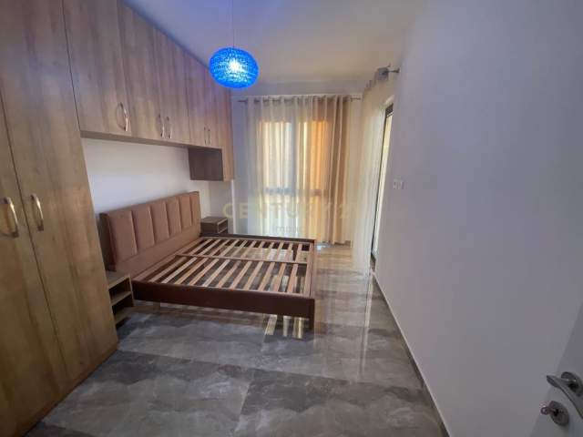 Tirane, jepet me qera apartament 1+1 te Kompleksi ARLIS, Kati 8, 65 m² 350 Euro