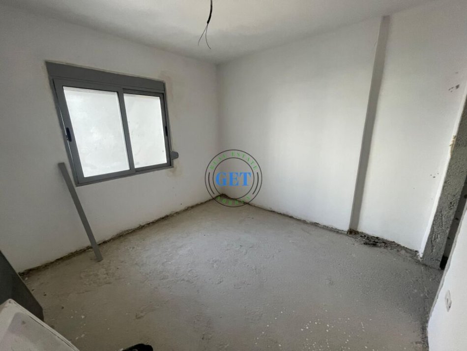 Durres, shitet apartament 2+1 Kati 4, 105 m² 88.000 € (Ujësjellës Kanalizime)