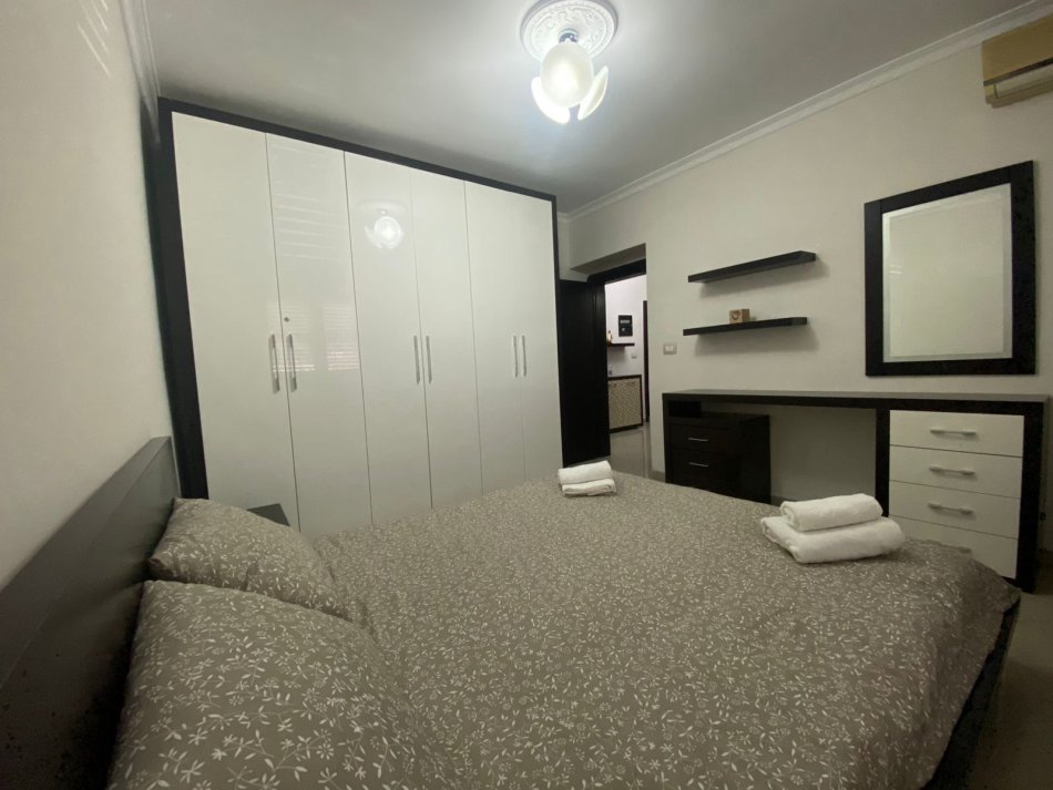 Tirane, shitet apartament 3+1 Kati 2, 90 m² 182,000 € (Pazar i Ri)