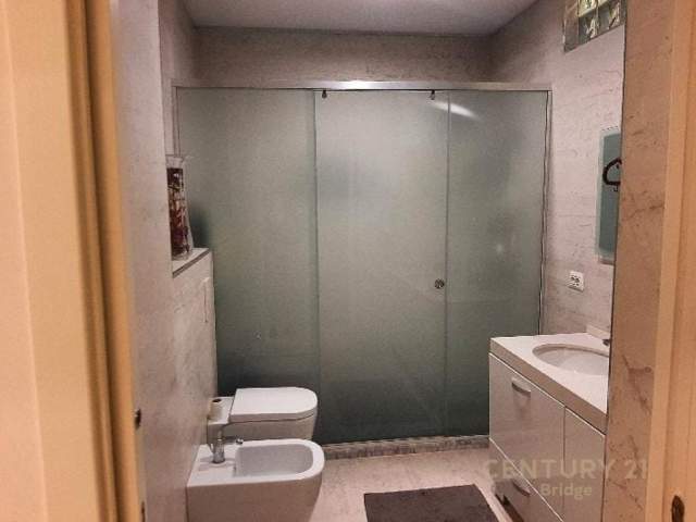 Tirane, ofert ambjent biznesi Kati 5, 330 m² 3.000 Euro (Zogu i Zi)