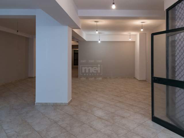 Tirane, shes ambjent biznesi Kati -1, 202 m² 168.000 Euro (21 Dhjetori)