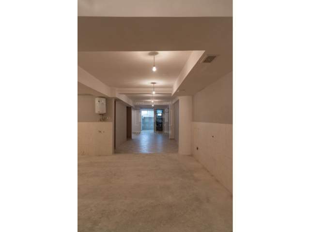 Tirane, shes ambjent biznesi Kati -1, 202 m² 168.000 Euro (21 Dhjetori)