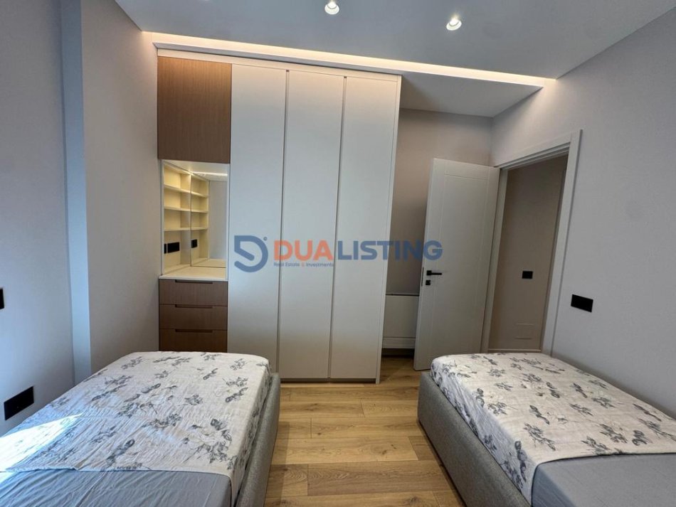 Tirane, jepet me qera apartament 2+1 Kati 3, 120 m² 800 € (Kinostudio)