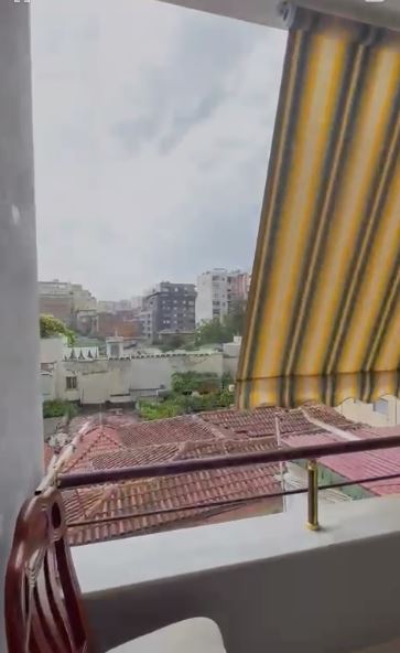 Tirane, jepet me qera apartament 1+1 Kati 3, 40 m² 400 Euro (rruga mahmut fortuzi)