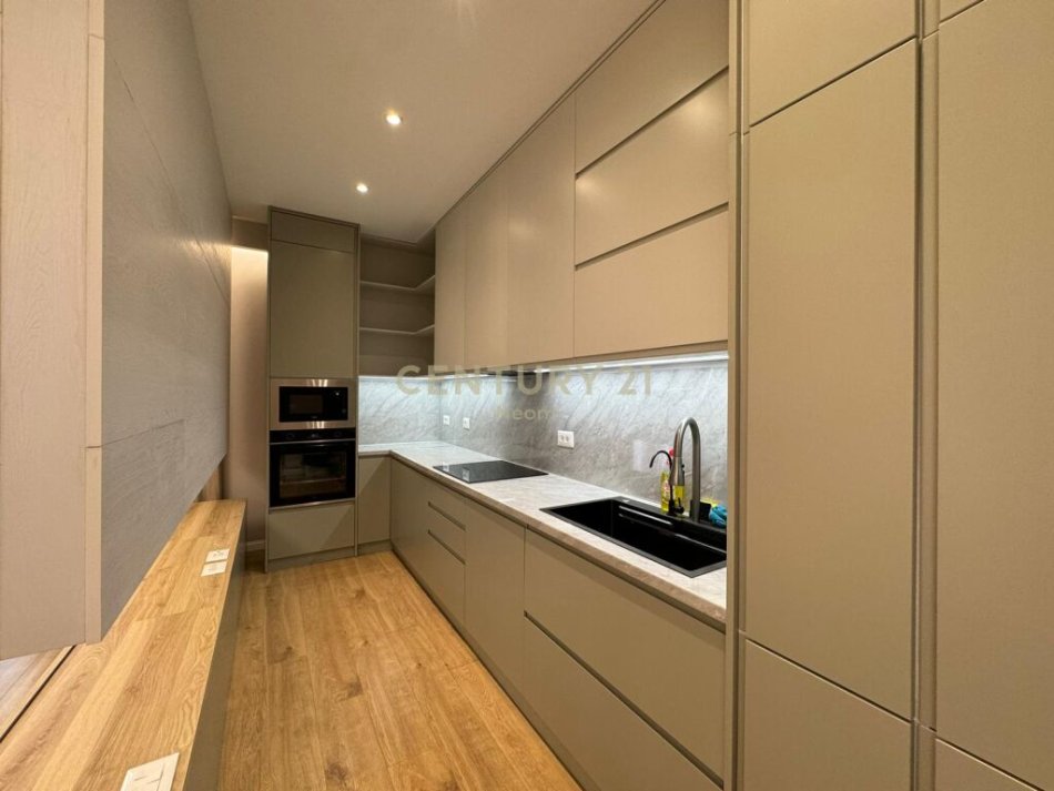 Tirane, shitet apartament 2+1+Aneks+Ballkon Kati 15, 125 m² 310.000 € (APARTAMENT MODERN 2+1 TEK TIRANA GARDEN BUILDING !)