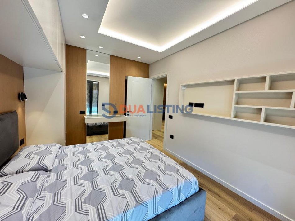 Tirane, jepet me qera apartament 2+1 Kati 3, 120 m² 800 € (Kinostudio)