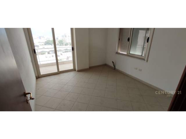 Tirane, shitet apartament 3+1 Kati 5, 127 m² 133.000 Euro (Bulevardi i Ri)