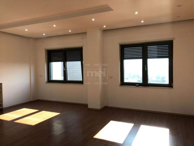 Tirane, jepet me qera zyre 132 m² 850 Euro (Zogu i Zi)