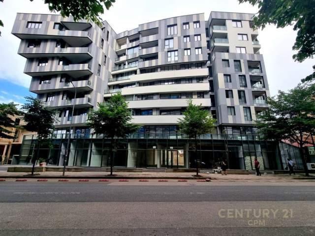 Tirane, perballe Komplekdit Halili,jepet me qera ambjent biznesi 220 m² 5.000 Euro (Rruga e Dibres)