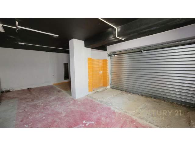 Tirane, shitet ambjent biznesi Kati 0, 181 m² 172.000 Euro (Komuna e Parisit)