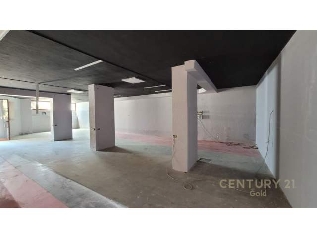 Tirane, shitet ambjent biznesi Kati 0, 181 m² 172.000 Euro (Komuna e Parisit)