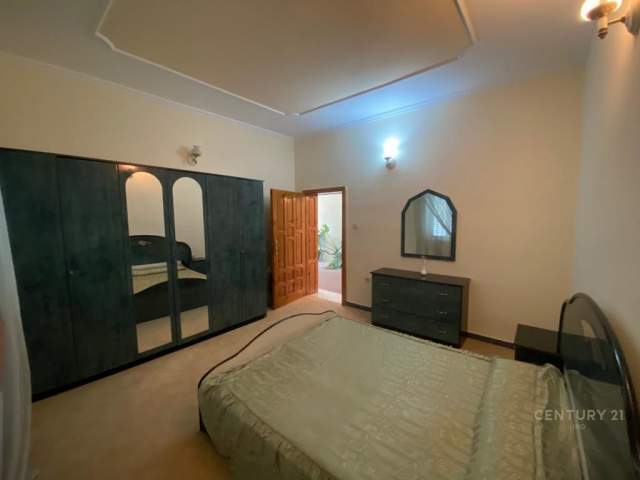 Tirane, Vile 3 Katshe Kati 0, 800 m² 2.500 Euro (fresku)